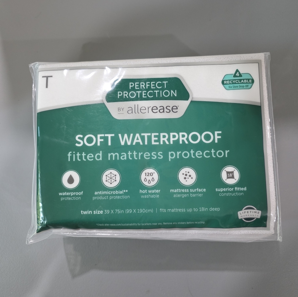 Soft Waterproof Antimicrobial Fitted Mattress Protector - White - Twin